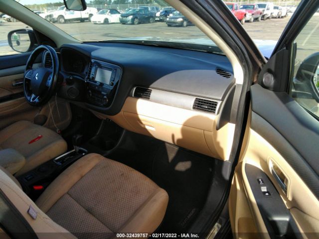 Photo 4 VIN: JA4AD3A30GZ001166 - MITSUBISHI OUTLANDER 