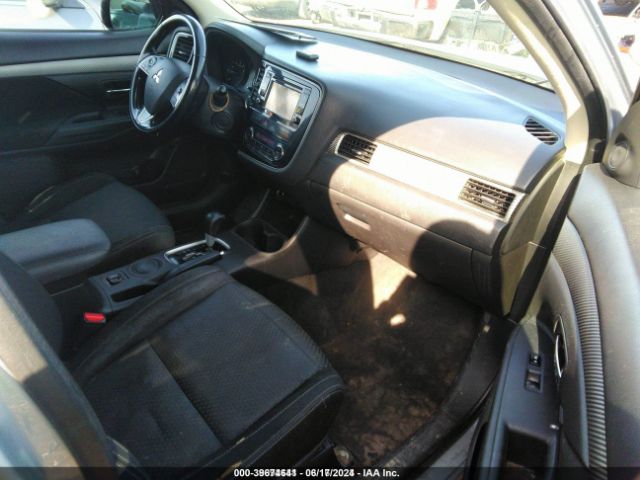 Photo 4 VIN: JA4AD3A30GZ005850 - MITSUBISHI OUTLANDER 