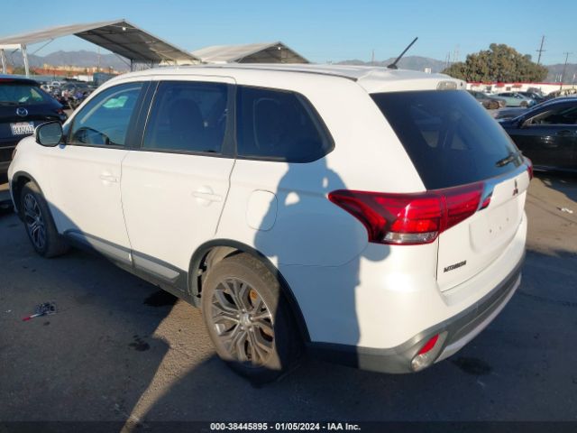 Photo 2 VIN: JA4AD3A30GZ011745 - MITSUBISHI OUTLANDER 