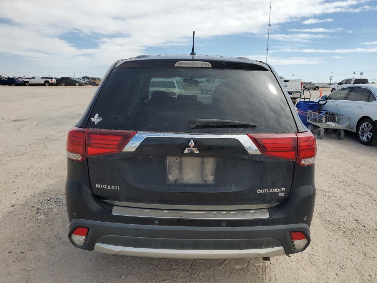 Photo 5 VIN: JA4AD3A30GZ015715 - MITSUBISHI OUTLANDER 