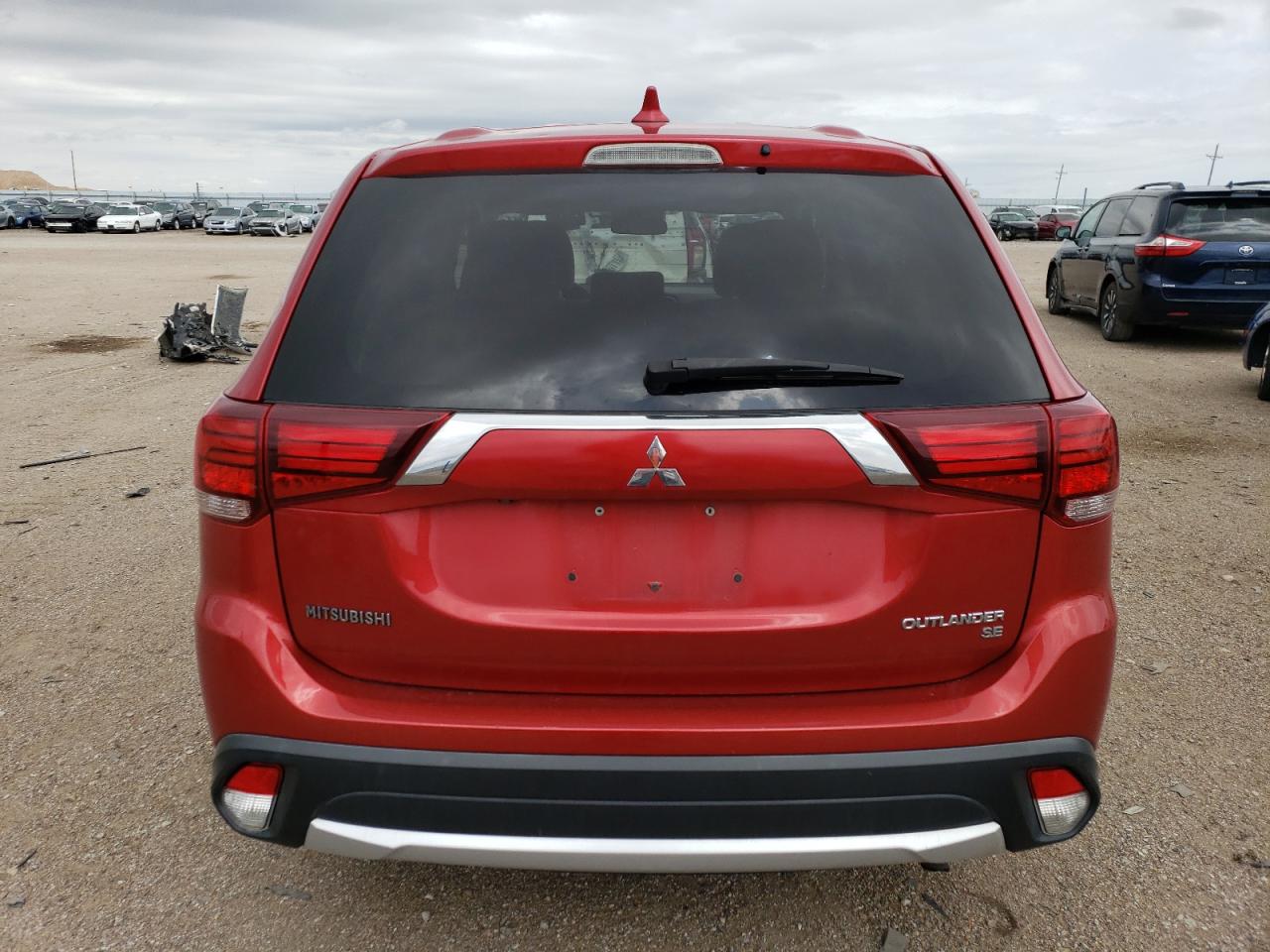 Photo 5 VIN: JA4AD3A30HZ055357 - MITSUBISHI OUTLANDER 