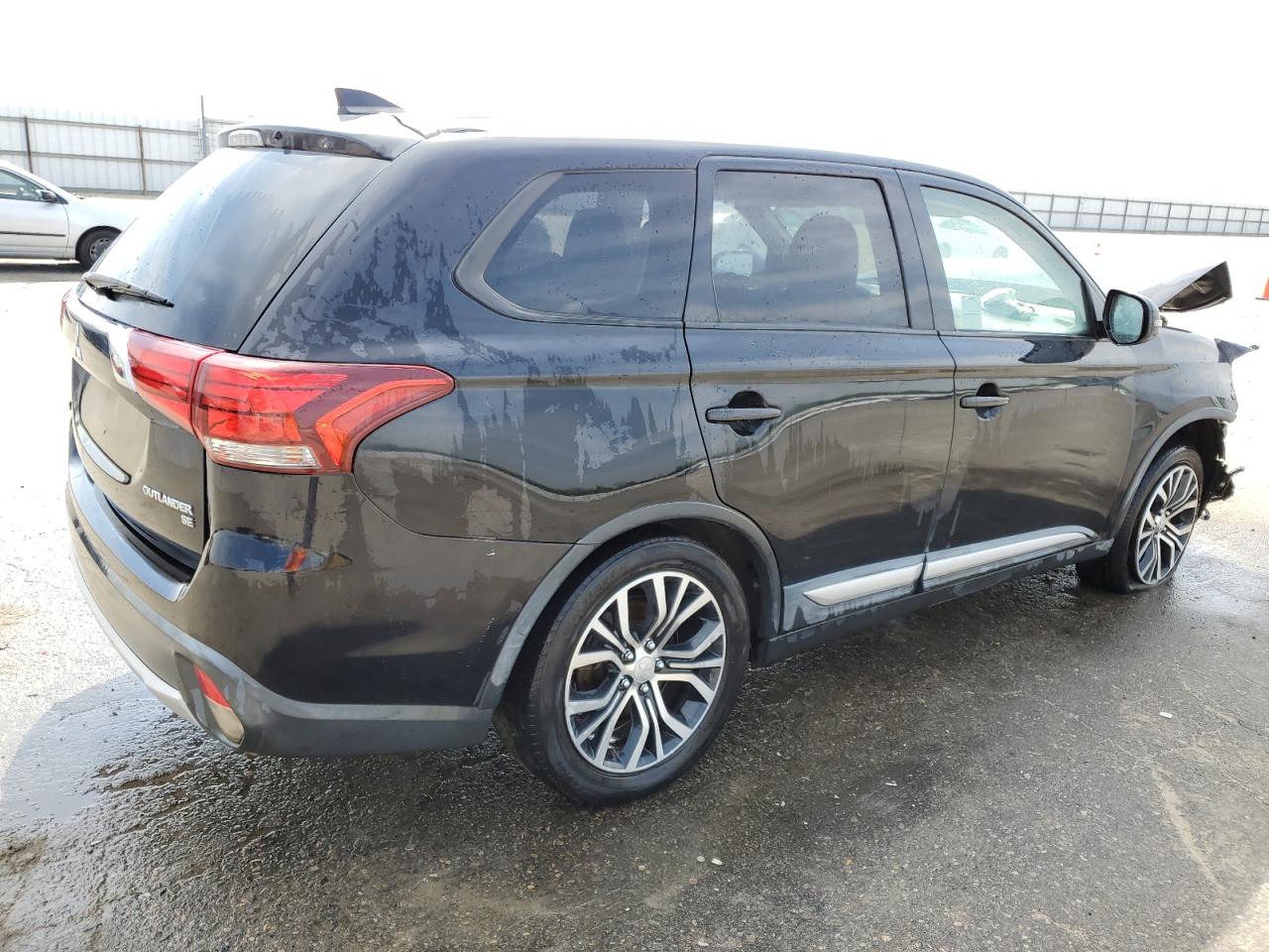 Photo 2 VIN: JA4AD3A30JJ000606 - MITSUBISHI OUTLANDER 