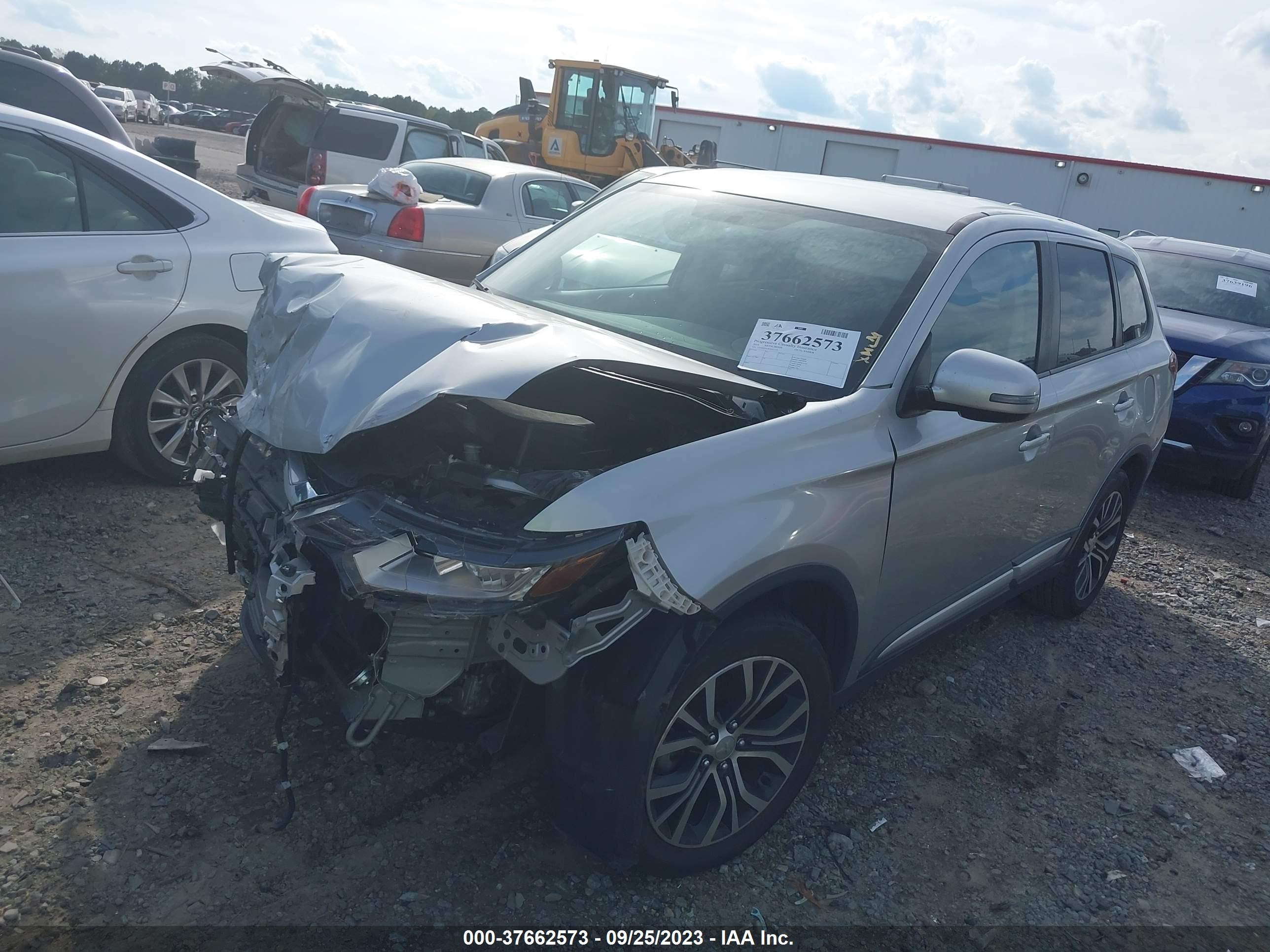 Photo 1 VIN: JA4AD3A30JJ001318 - MITSUBISHI OUTLANDER 