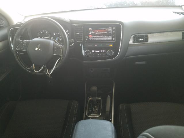 Photo 8 VIN: JA4AD3A30JJ004445 - MITSUBISHI OUTLANDER 