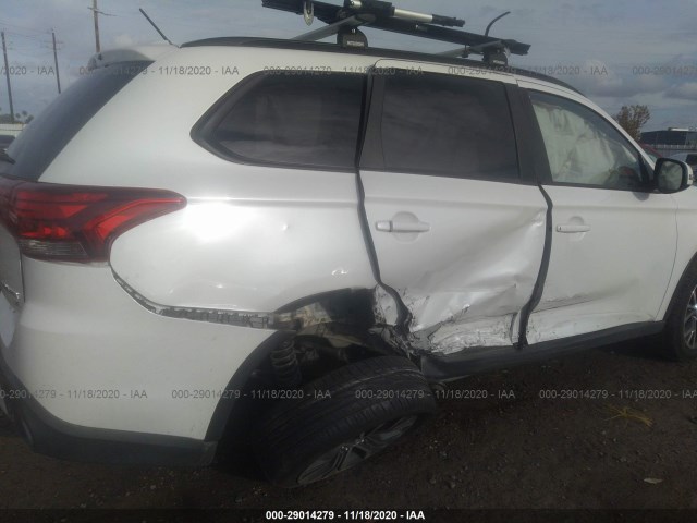 Photo 5 VIN: JA4AD3A31GZ056113 - MITSUBISHI OUTLANDER 