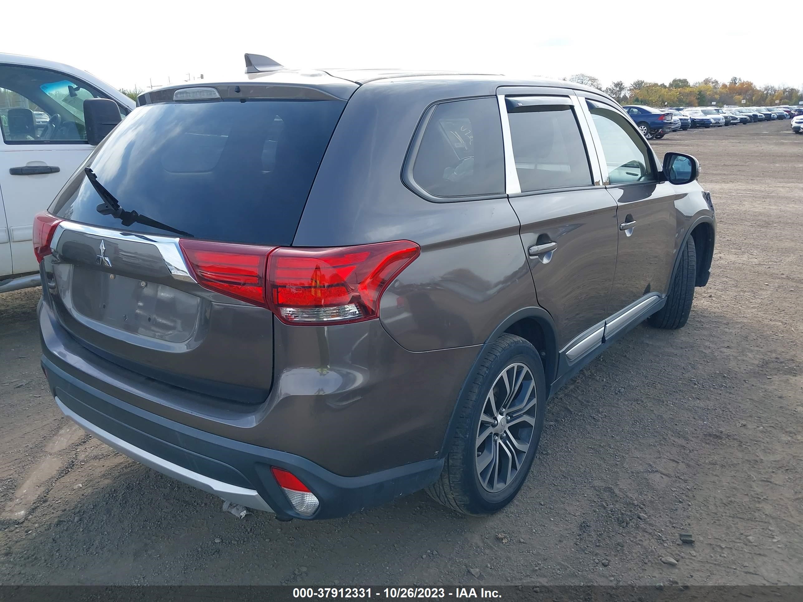 Photo 3 VIN: JA4AD3A31HZ024330 - MITSUBISHI OUTLANDER 