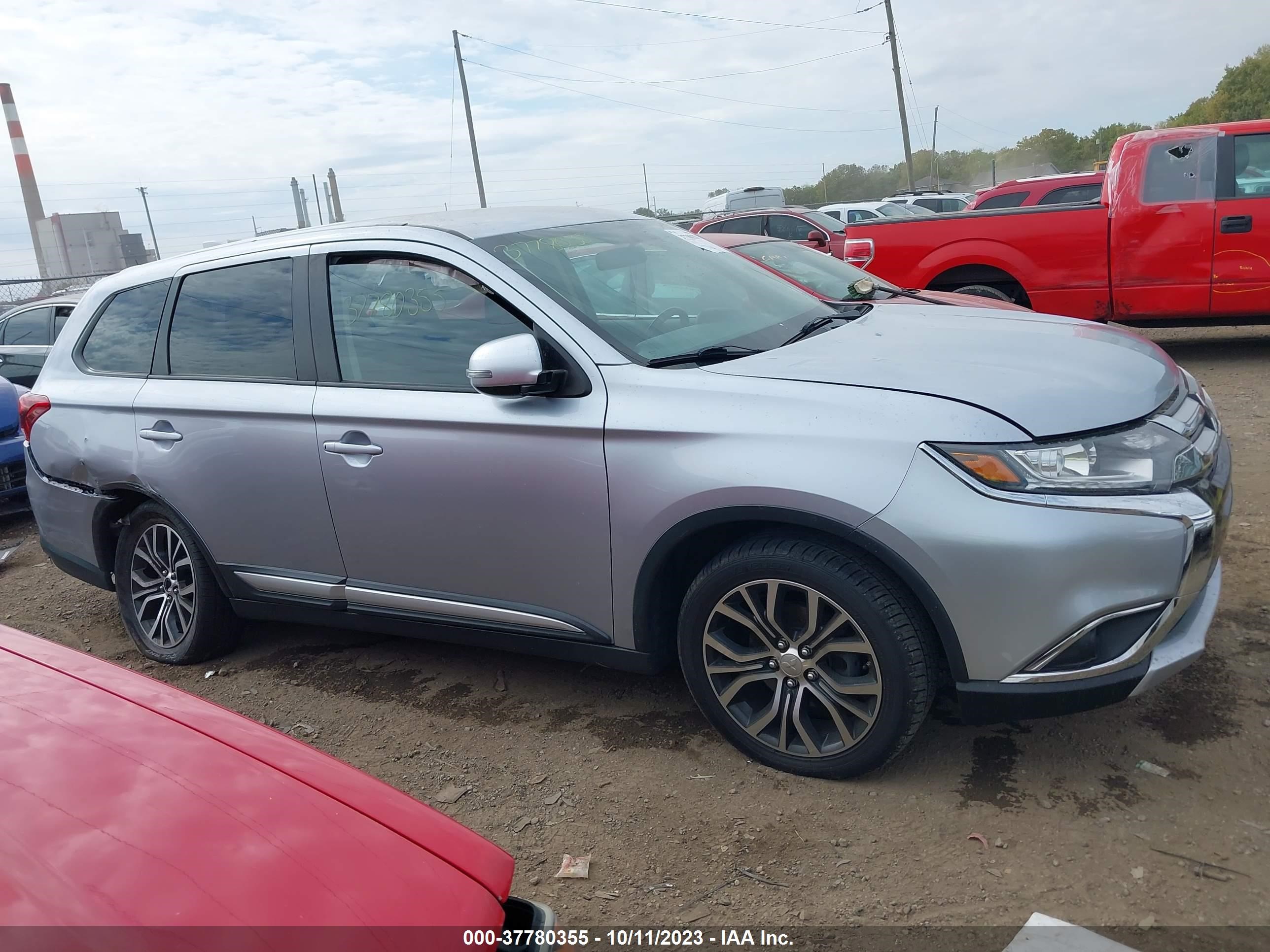 Photo 12 VIN: JA4AD3A31HZ043346 - MITSUBISHI OUTLANDER 