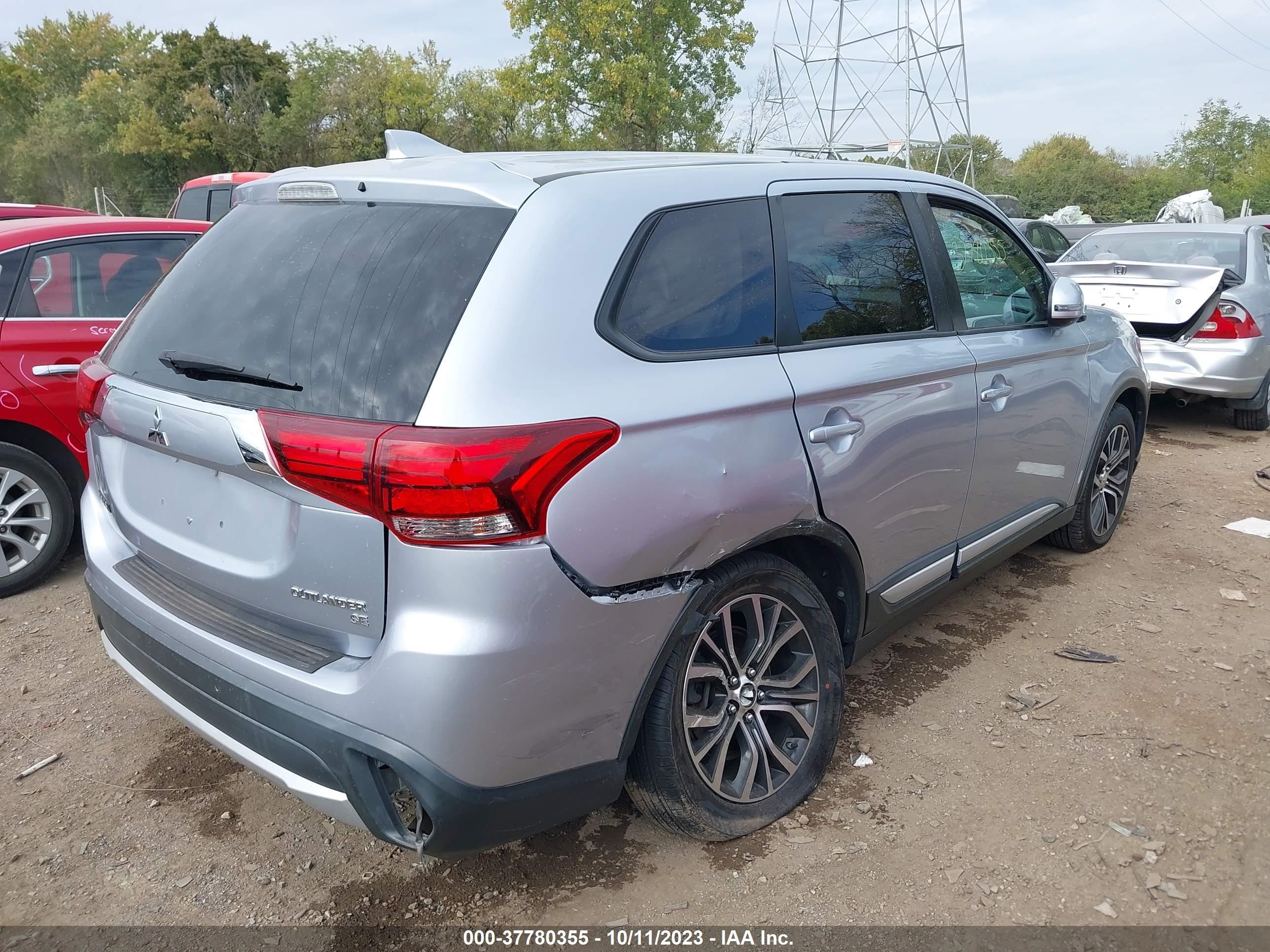 Photo 3 VIN: JA4AD3A31HZ043346 - MITSUBISHI OUTLANDER 