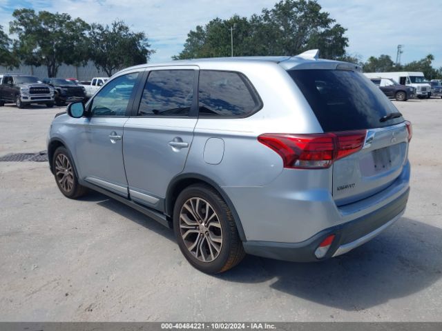 Photo 2 VIN: JA4AD3A31HZ046599 - MITSUBISHI OUTLANDER 