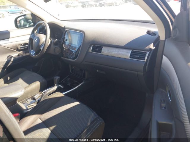 Photo 4 VIN: JA4AD3A31JJ001473 - MITSUBISHI OUTLANDER 