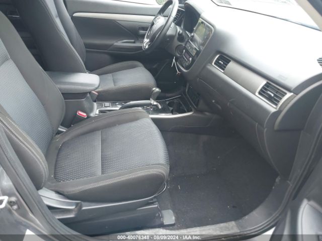 Photo 4 VIN: JA4AD3A31JJ003837 - MITSUBISHI OUTLANDER 