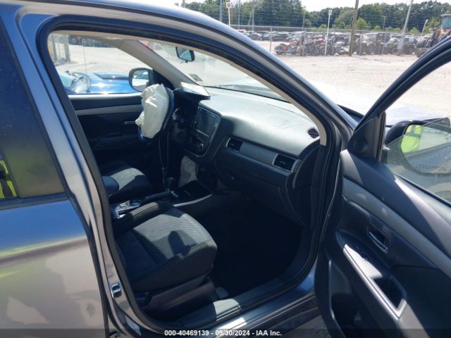 Photo 4 VIN: JA4AD3A31JZ040341 - MITSUBISHI OUTLANDER 