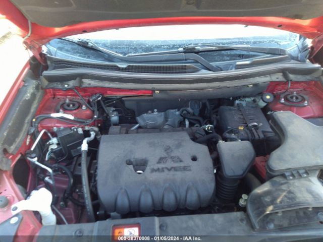 Photo 9 VIN: JA4AD3A31JZ068513 - MITSUBISHI OUTLANDER 