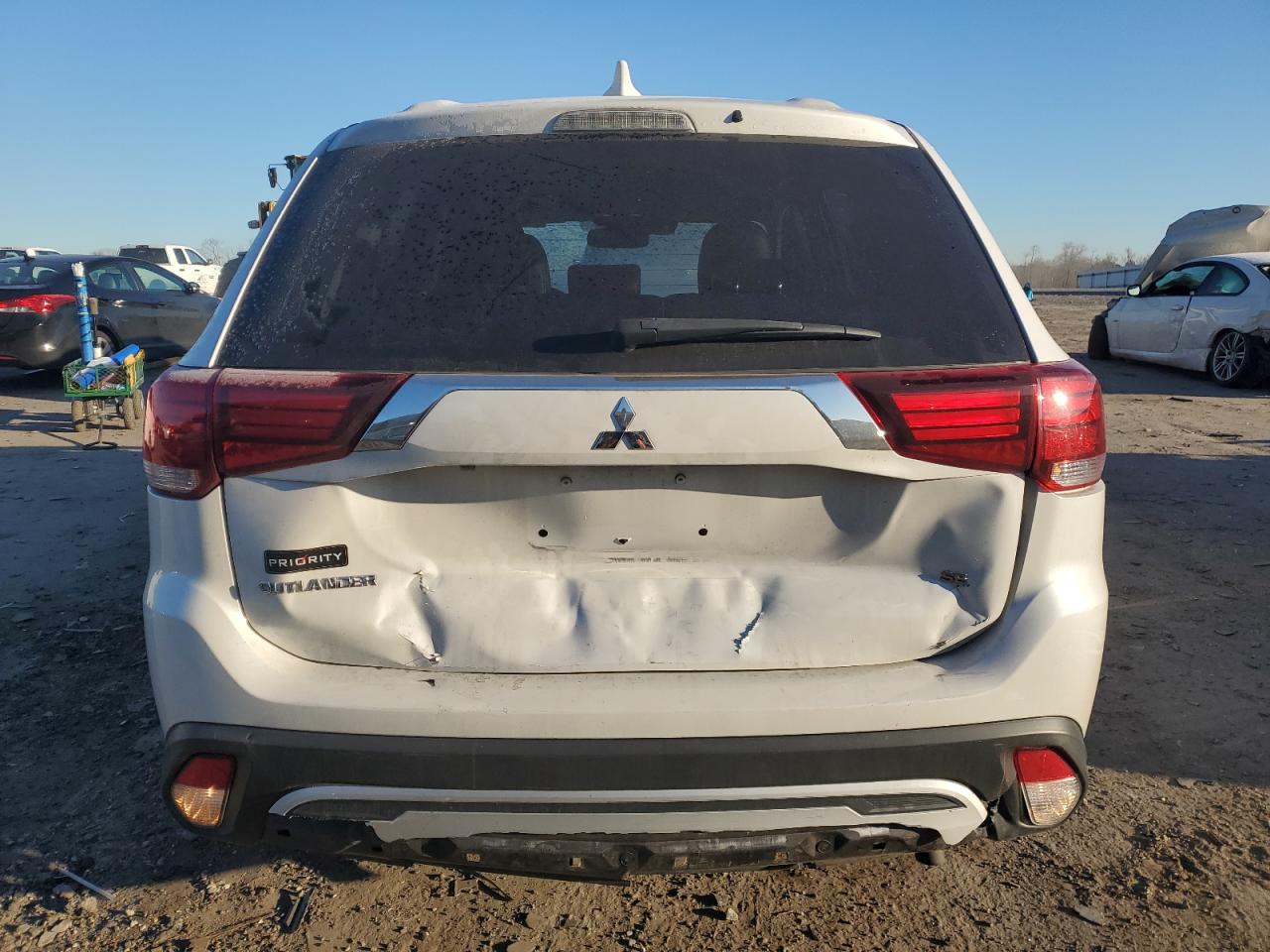 Photo 5 VIN: JA4AD3A31LZ043789 - MITSUBISHI OUTLANDER 