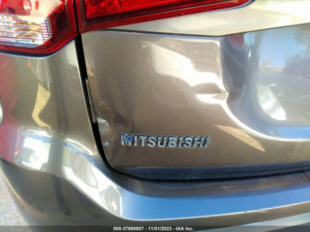 Photo 5 VIN: JA4AD3A32GZ003338 - MITSUBISHI OUTLANDER 