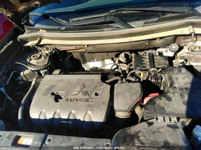 Photo 9 VIN: JA4AD3A32GZ003338 - MITSUBISHI OUTLANDER 