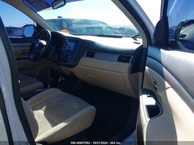 Photo 4 VIN: JA4AD3A32GZ009463 - MITSUBISHI OUTLANDER 