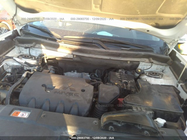 Photo 9 VIN: JA4AD3A32GZ010936 - MITSUBISHI OUTLANDER 