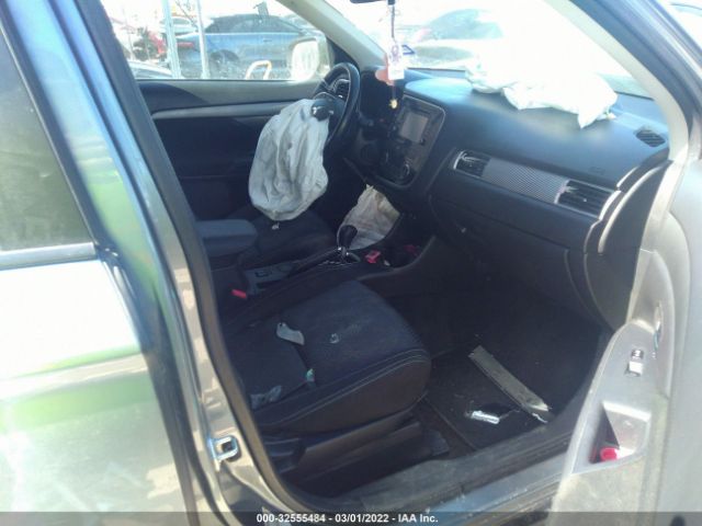 Photo 4 VIN: JA4AD3A32GZ016896 - MITSUBISHI OUTLANDER 