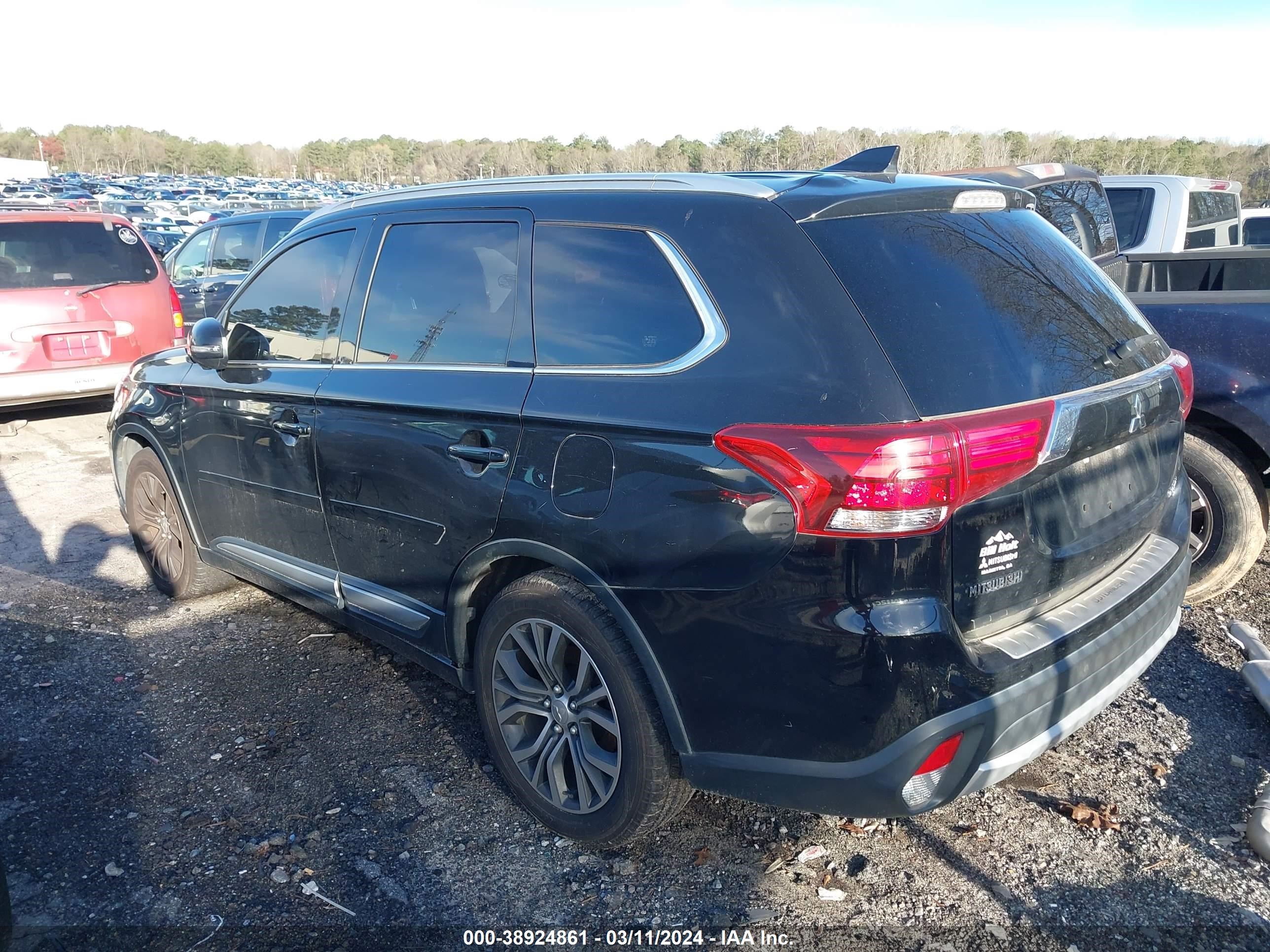 Photo 2 VIN: JA4AD3A32HZ063668 - MITSUBISHI OUTLANDER 