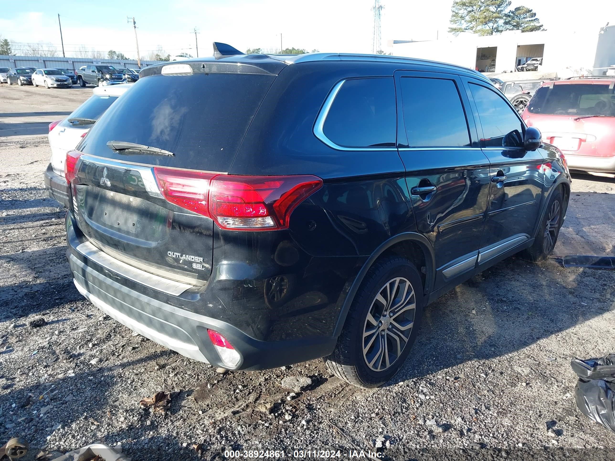 Photo 3 VIN: JA4AD3A32HZ063668 - MITSUBISHI OUTLANDER 