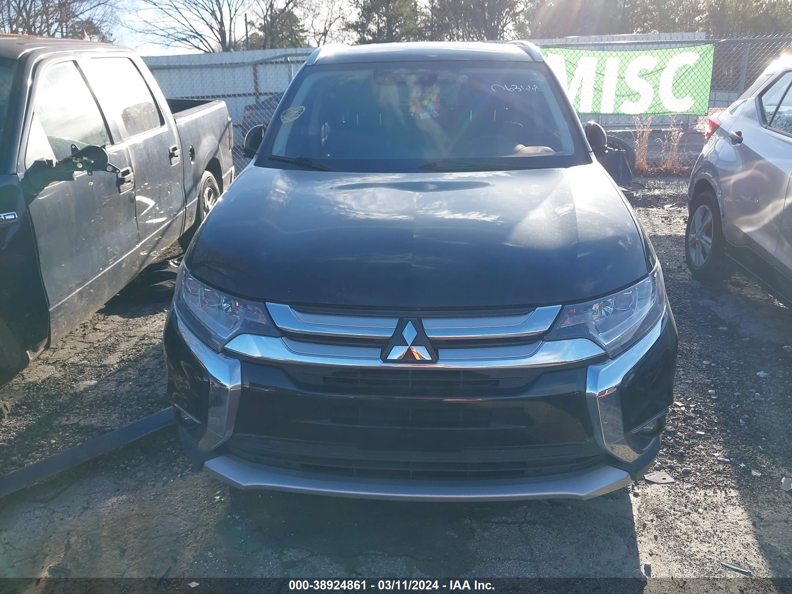 Photo 5 VIN: JA4AD3A32HZ063668 - MITSUBISHI OUTLANDER 