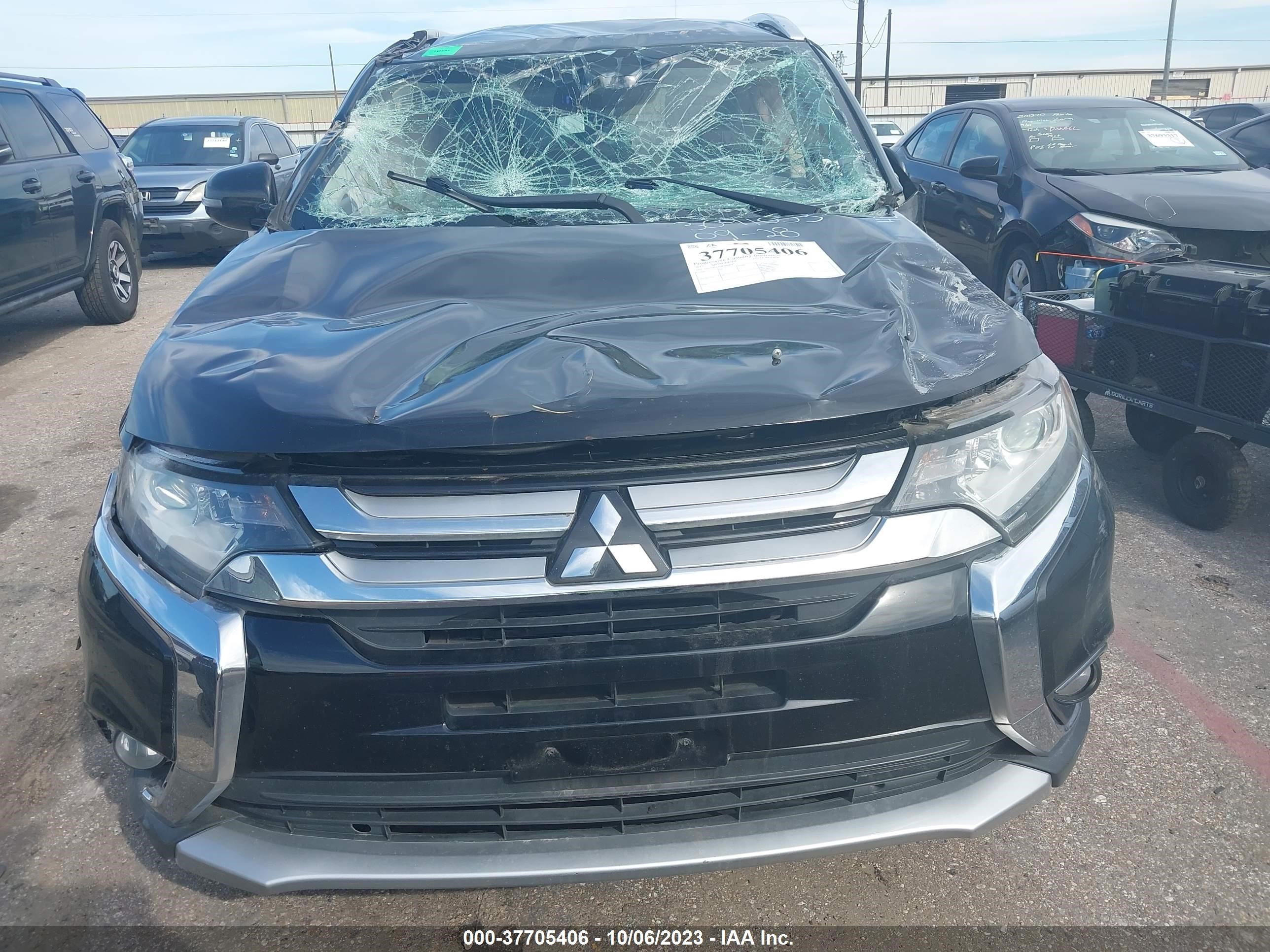 Photo 10 VIN: JA4AD3A32HZ064545 - MITSUBISHI OUTLANDER 