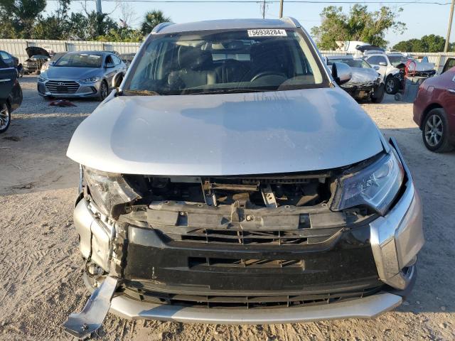 Photo 4 VIN: JA4AD3A32JZ015755 - MITSUBISHI OUTLANDER 