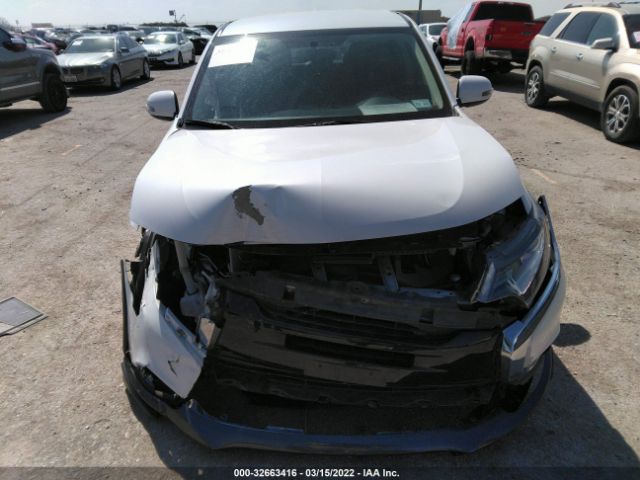 Photo 5 VIN: JA4AD3A32JZ028439 - MITSUBISHI OUTLANDER 