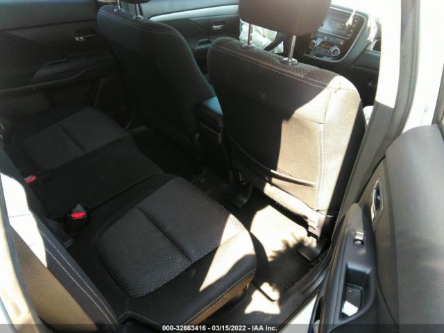 Photo 7 VIN: JA4AD3A32JZ028439 - MITSUBISHI OUTLANDER 