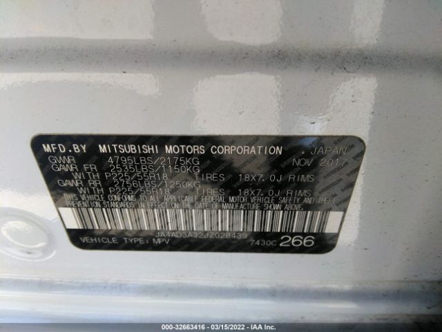 Photo 8 VIN: JA4AD3A32JZ028439 - MITSUBISHI OUTLANDER 