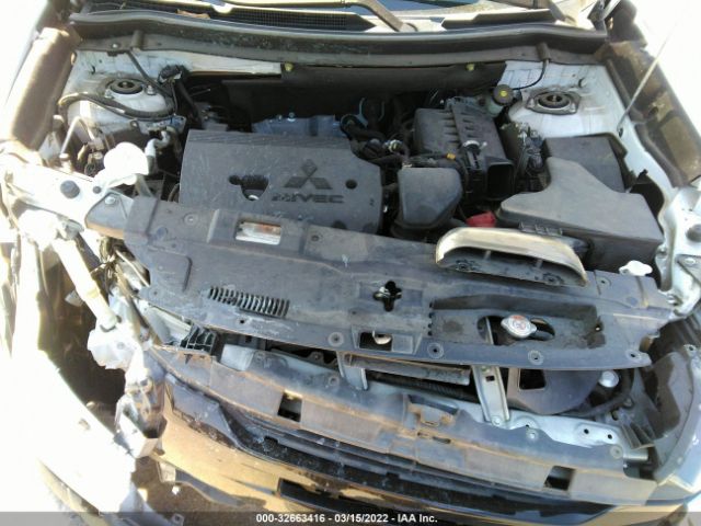 Photo 9 VIN: JA4AD3A32JZ028439 - MITSUBISHI OUTLANDER 