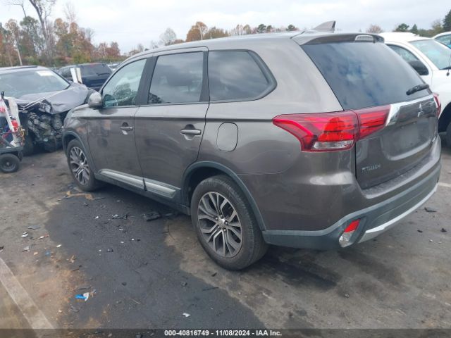 Photo 2 VIN: JA4AD3A32JZ062929 - MITSUBISHI OUTLANDER 