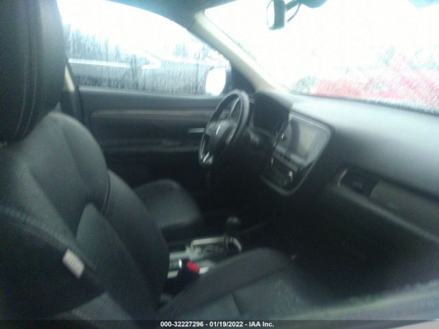 Photo 4 VIN: JA4AD3A32KZ036218 - MITSUBISHI OUTLANDER 