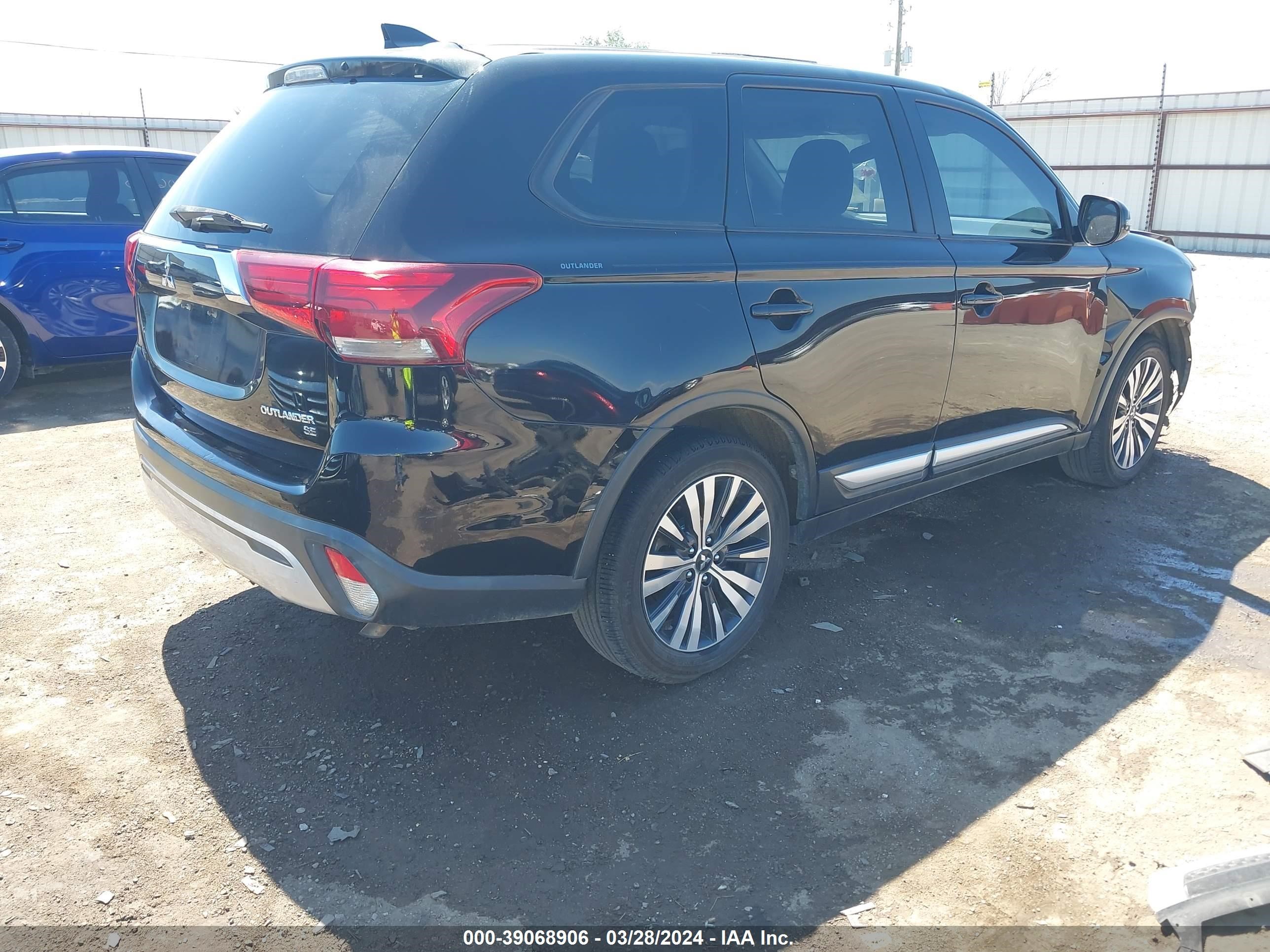 Photo 3 VIN: JA4AD3A32KZ052757 - MITSUBISHI OUTLANDER 