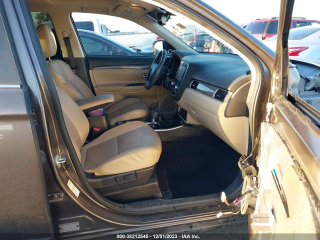 Photo 4 VIN: JA4AD3A32LZ003947 - MITSUBISHI OUTLANDER 