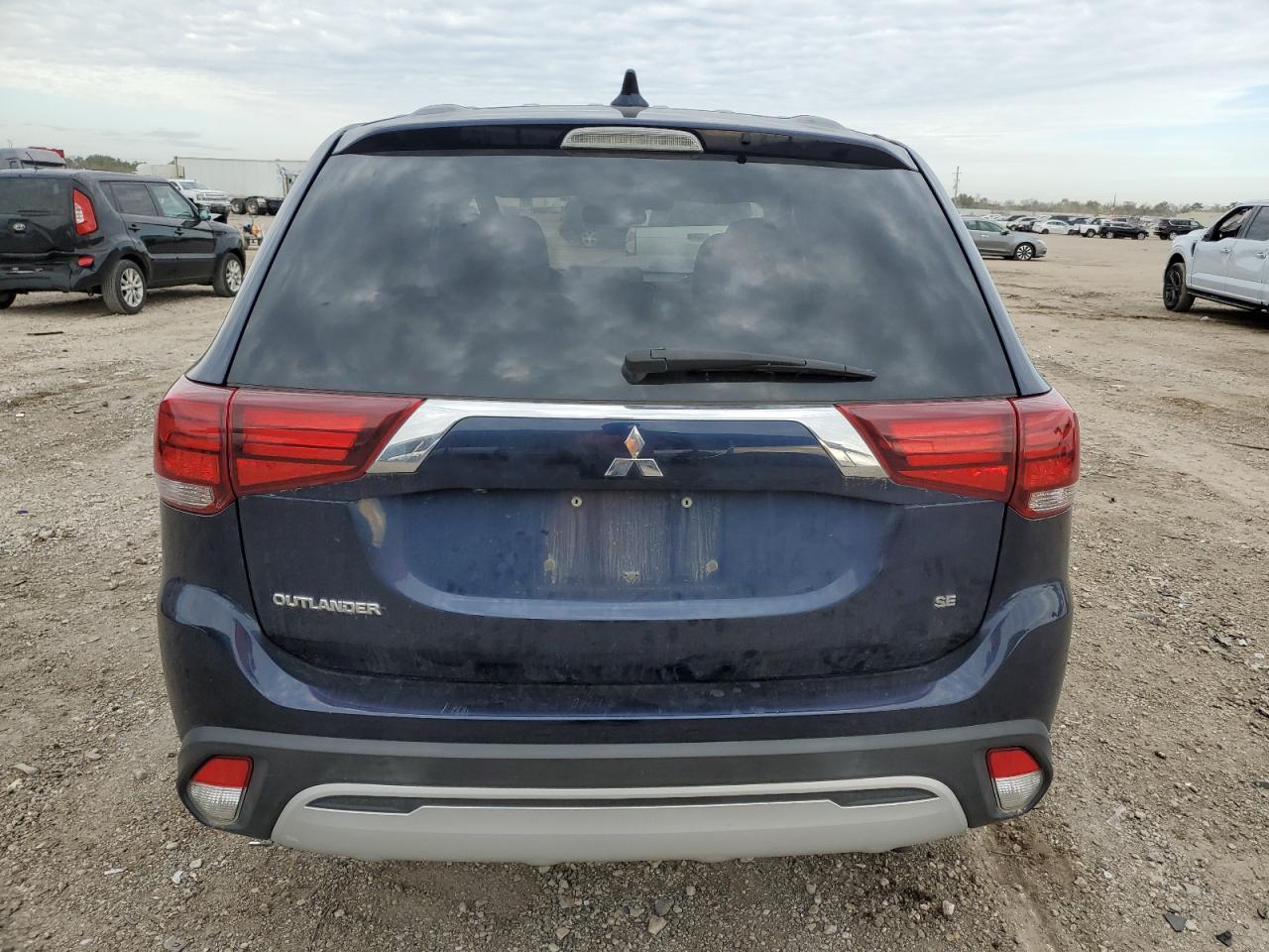 Photo 5 VIN: JA4AD3A32LZ016584 - MITSUBISHI OUTLANDER 