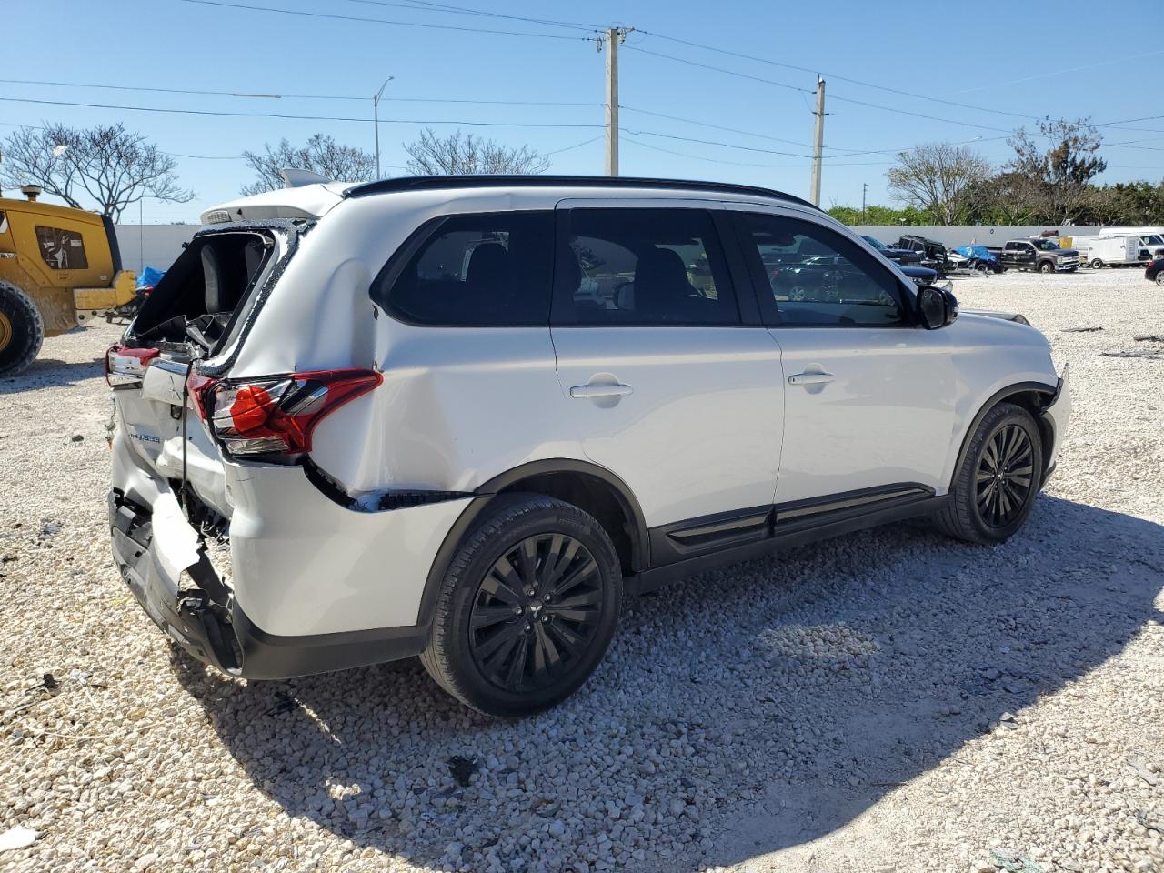 Photo 2 VIN: JA4AD3A32LZ046751 - MITSUBISHI OUTLANDER 