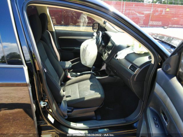 Photo 4 VIN: JA4AD3A33HZ002443 - MITSUBISHI OUTLANDER 