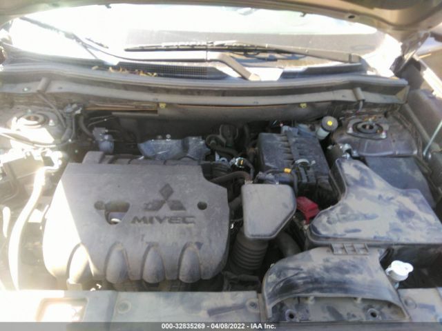 Photo 9 VIN: JA4AD3A33HZ065249 - MITSUBISHI OUTLANDER 