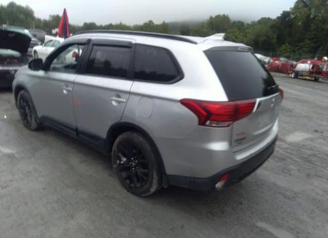 Photo 2 VIN: JA4AD3A33JZ018938 - MITSUBISHI OUTLANDER 