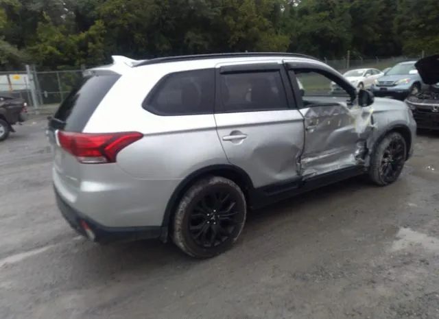 Photo 3 VIN: JA4AD3A33JZ018938 - MITSUBISHI OUTLANDER 