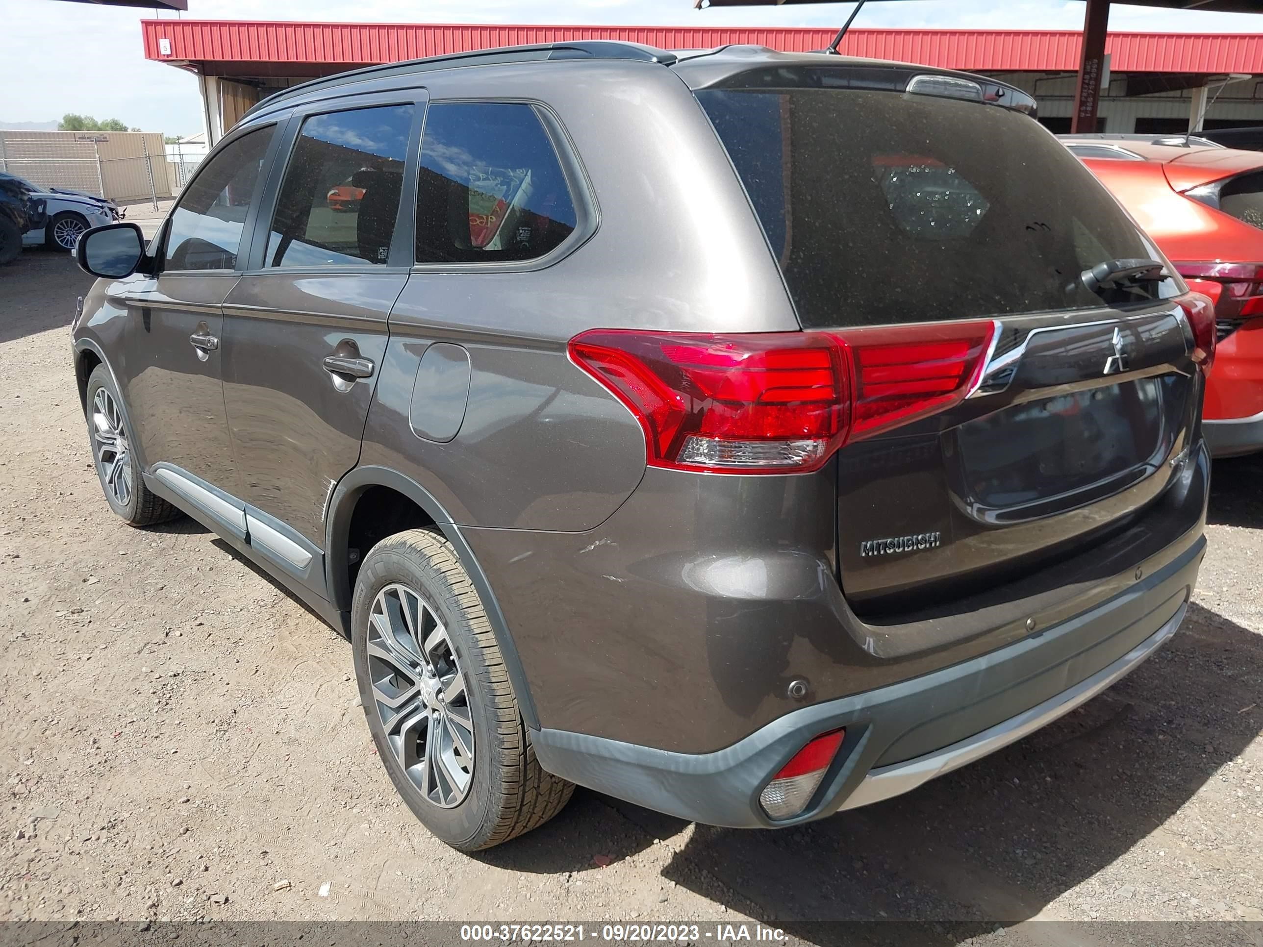 Photo 2 VIN: JA4AD3A34GZ029181 - MITSUBISHI OUTLANDER 