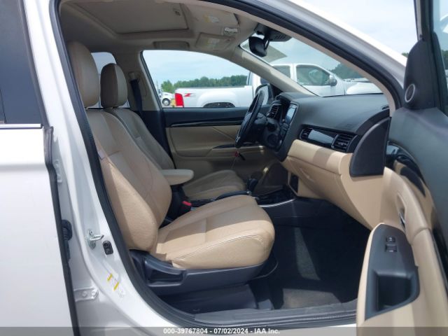 Photo 4 VIN: JA4AD3A34HZ000247 - MITSUBISHI OUTLANDER 