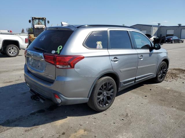 Photo 3 VIN: JA4AD3A34JZ018608 - MITSUBISHI OUTLANDER 