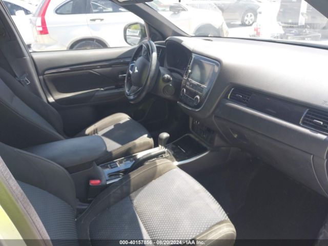 Photo 4 VIN: JA4AD3A34JZ020066 - MITSUBISHI OUTLANDER 