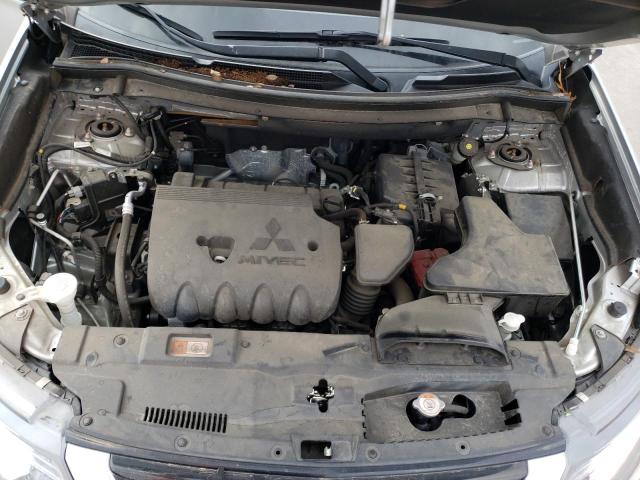 Photo 10 VIN: JA4AD3A34JZ022688 - MITSUBISHI OUTLANDER 