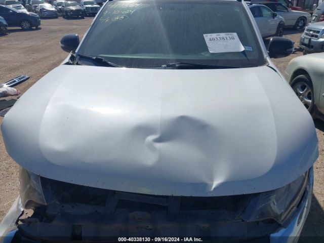 Photo 9 VIN: JA4AD3A34JZ030712 - MITSUBISHI OUTLANDER 