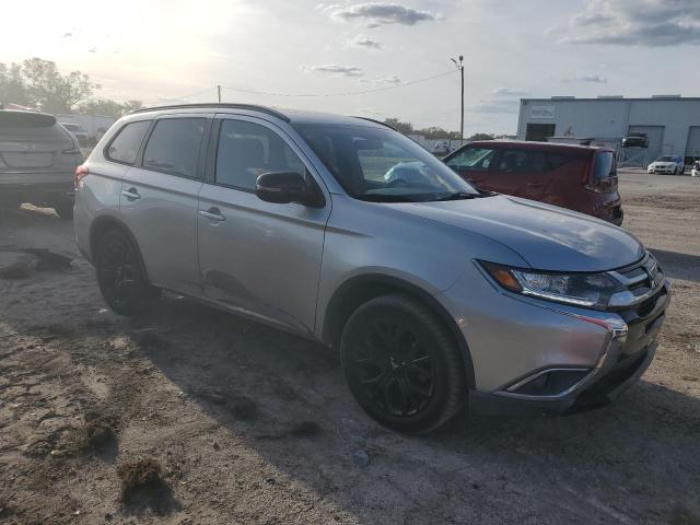 Photo 3 VIN: JA4AD3A34JZ044822 - MITSUBISHI OUTLANDER 