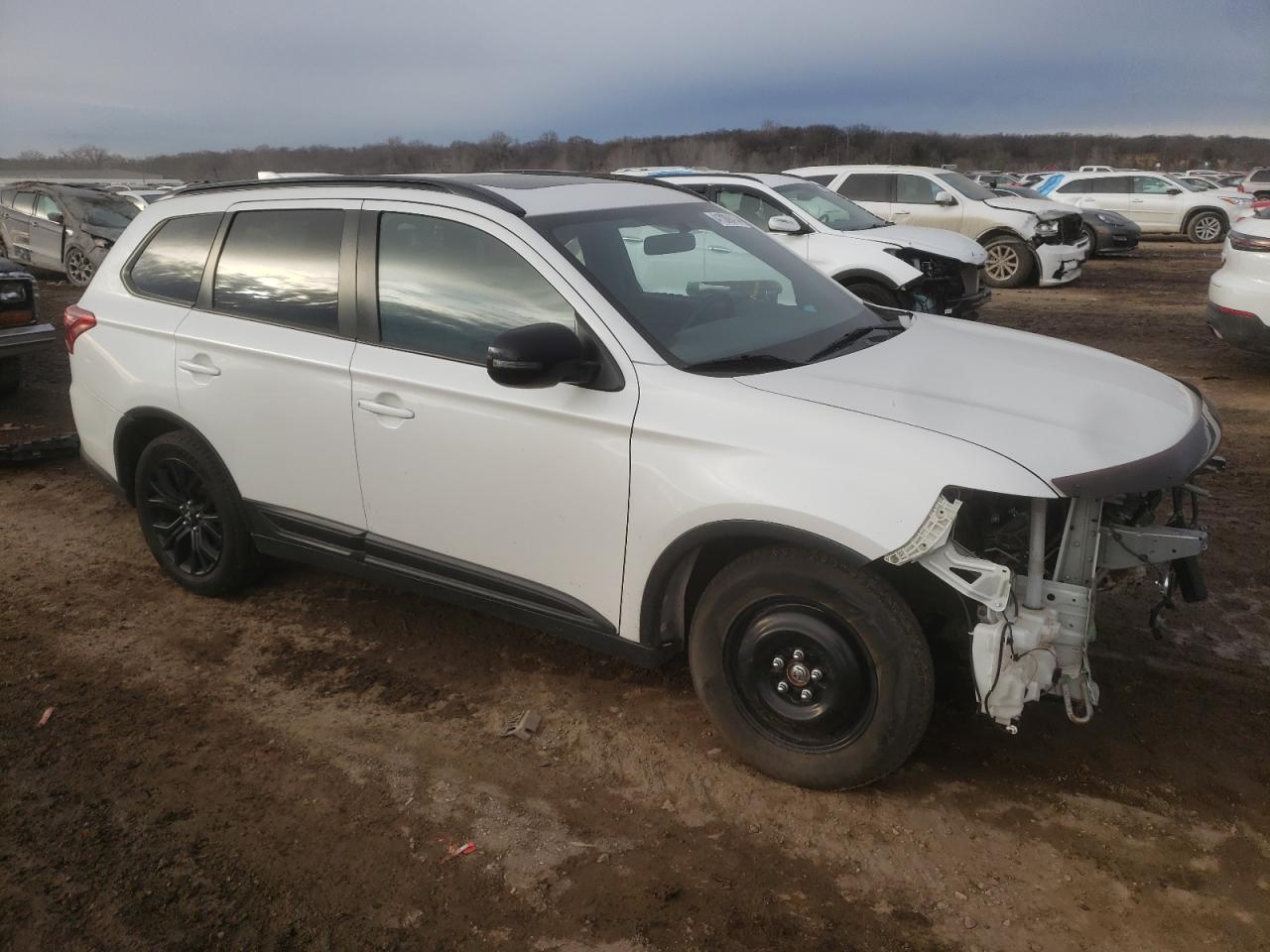 Photo 3 VIN: JA4AD3A34JZ060728 - MITSUBISHI OUTLANDER 